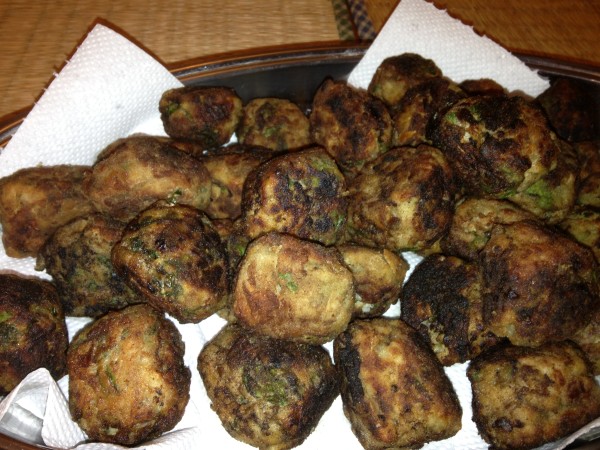Recipe for keftethakia – Greek pork meatballs