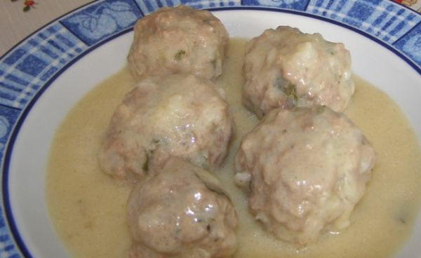 Giouvarlakia – Greek meatballs in egg and lemon soup