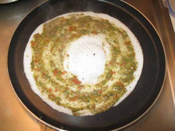 A freshly made dosa